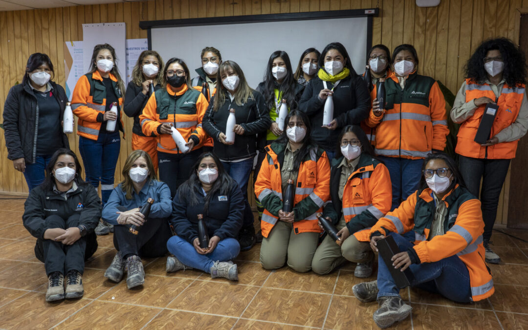 Mujeres de Zaldívar viven jornada de reflexión en faena