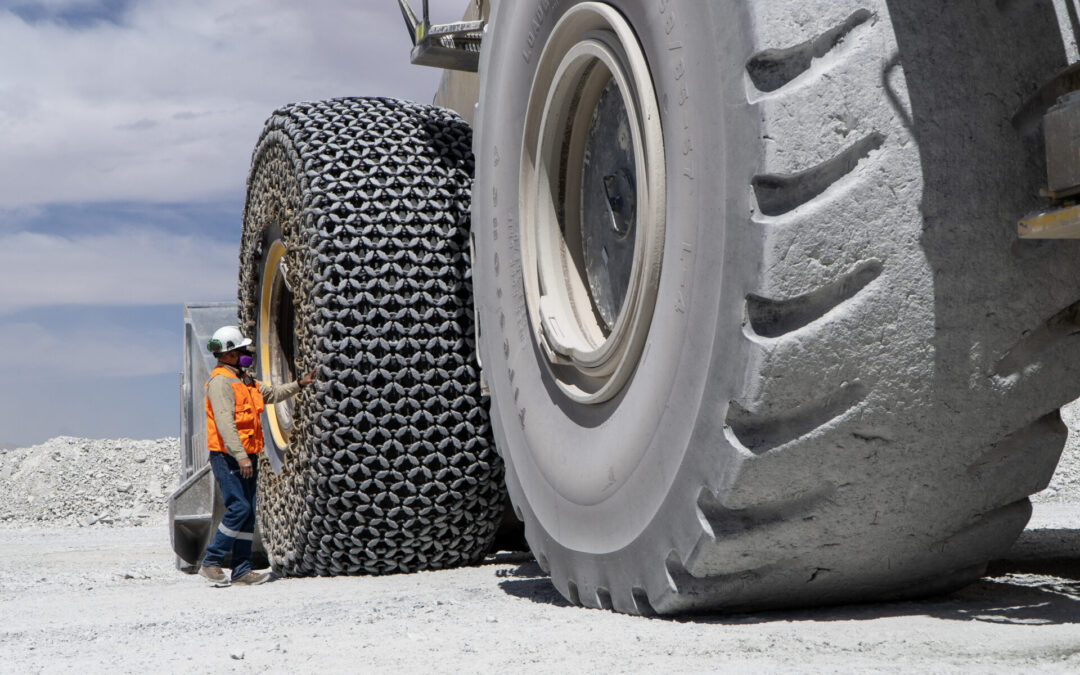Carguío y Transporte inició piloto de recauchaje para neumáticos de cargador frontal