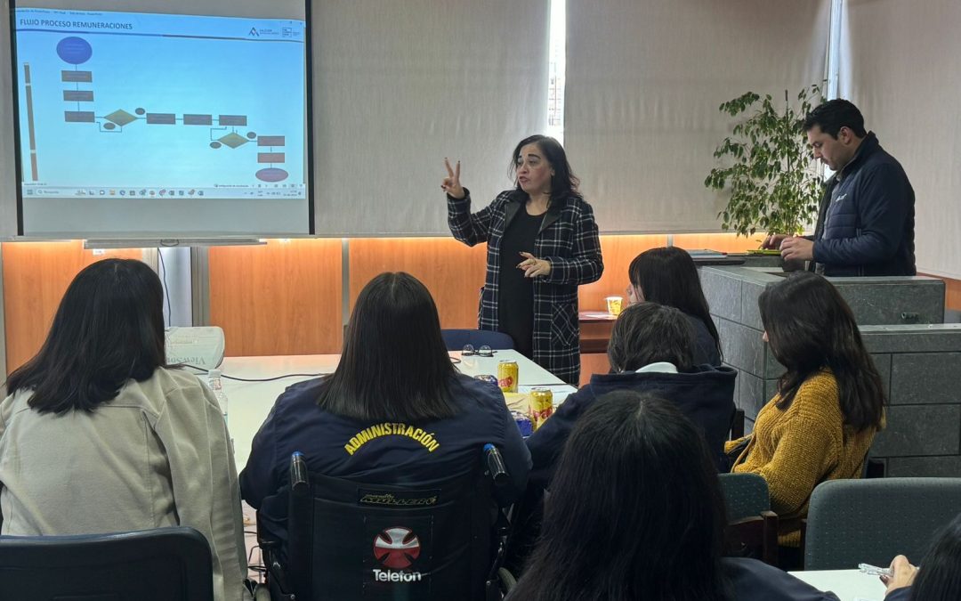 Estudiantes de Tocopilla conocieron los procesos administrativos de la Compañía