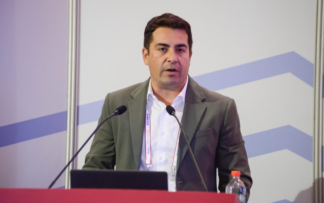 Zaldívar destacó en conferencia internacional con innovación en brazos robóticos