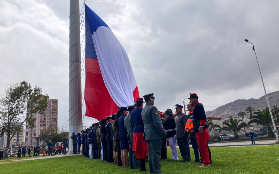 Trabajadores de Zaldívar permitieron el izamiento de la Bandera Bicentenario en Antofagasta