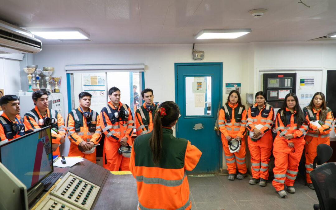 Practicantes concluyen con éxito su proceso formativo en faena