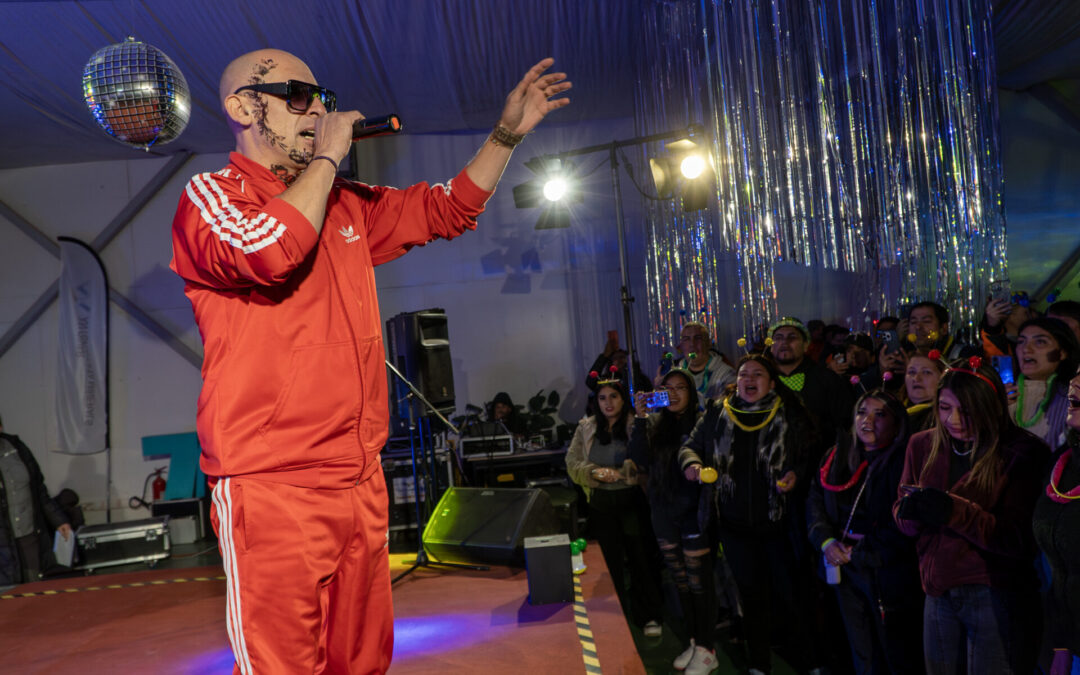 Con show en vivo, Zaldívar celebró su 31° aniversario